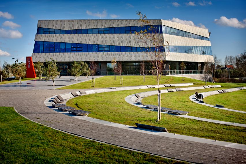 Bekkering Adams Architects - Esprit Headoffice- architectuur juliette monica kantoor sustainability